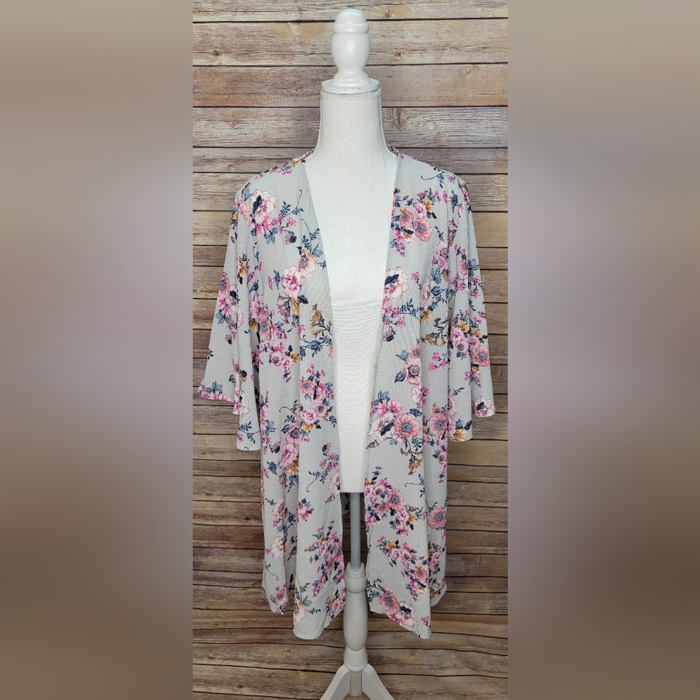 Andreea by Unit Light Blue Floral Kimono - Medium